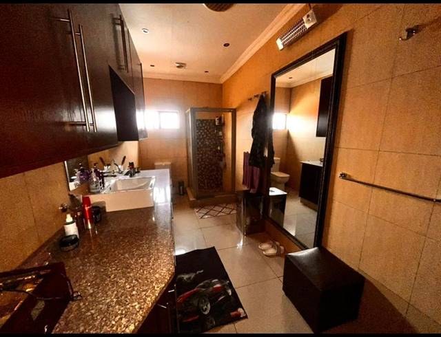 4 BEDROOM HOUSE FOR SALE IN ZAKARIYYA PARK